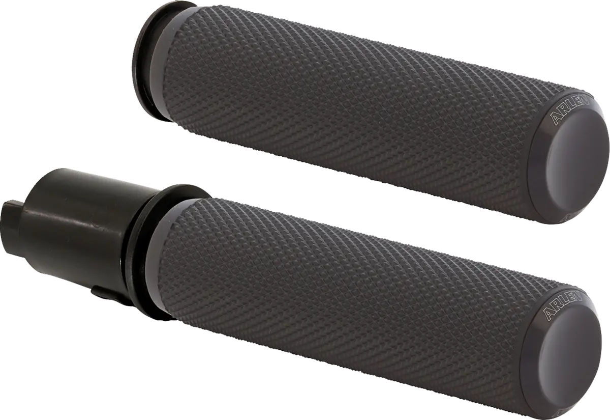 Arlen Ness Knurled Grips 2