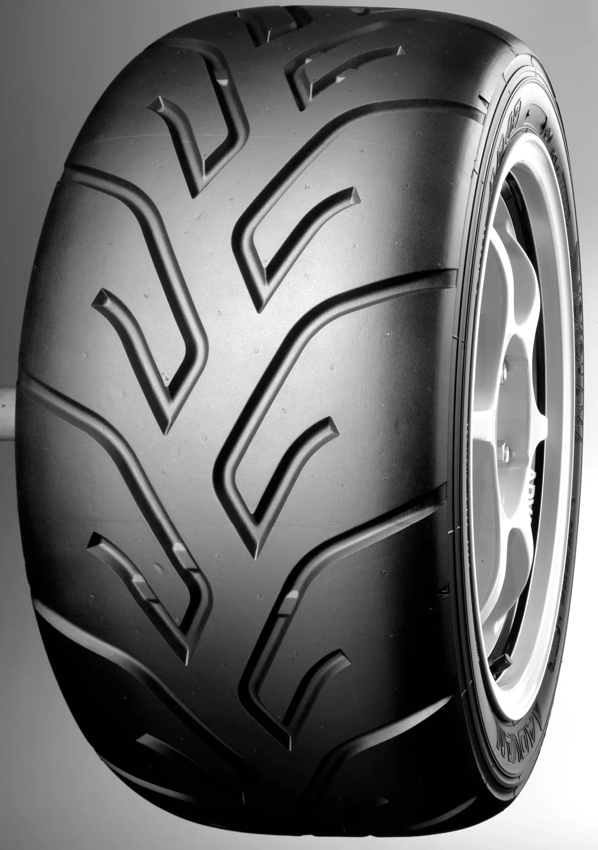 Yokohama 220/610R15   A048 (M) 1