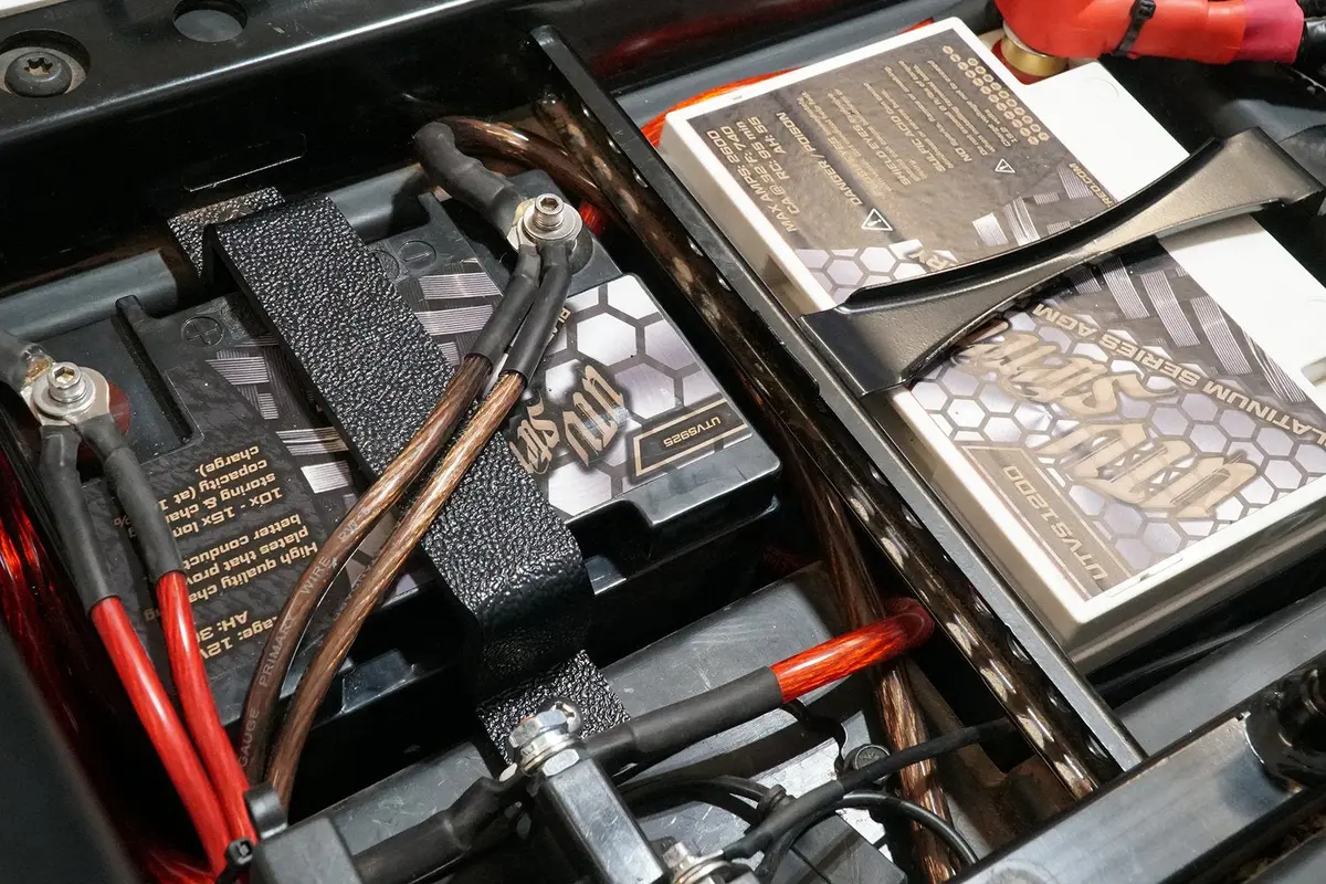 Polaris Rzr 2Nd Battery Kit 1