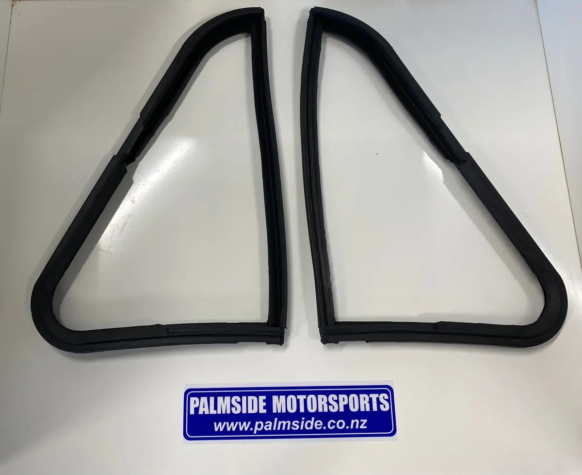 Ford Anglia 105E/123E/Estate Front 1/4 Pair 1