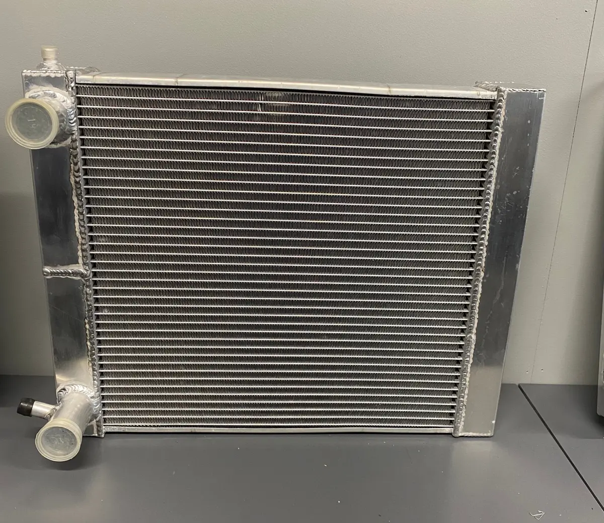 Universal Radiator Left Or Right Hand Outlets 1
