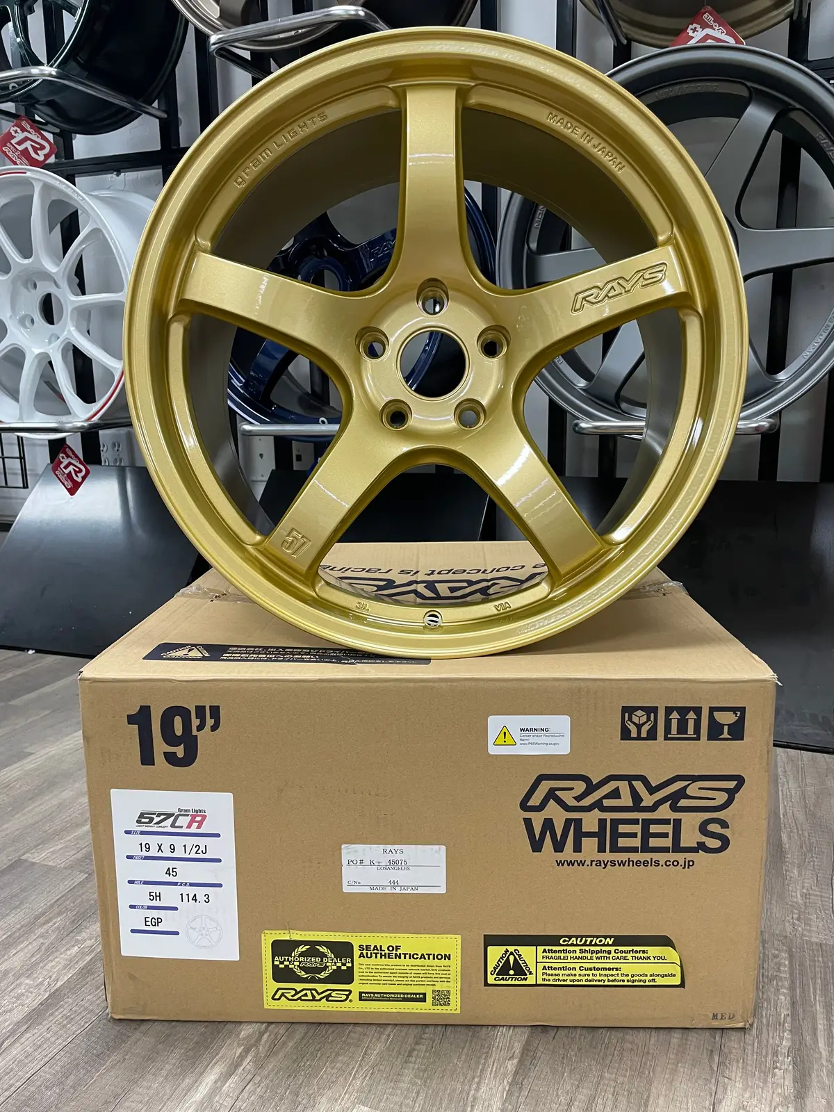 Gramlight 57Cr 19X9.5 +45 5X114.3 Gold E8 1