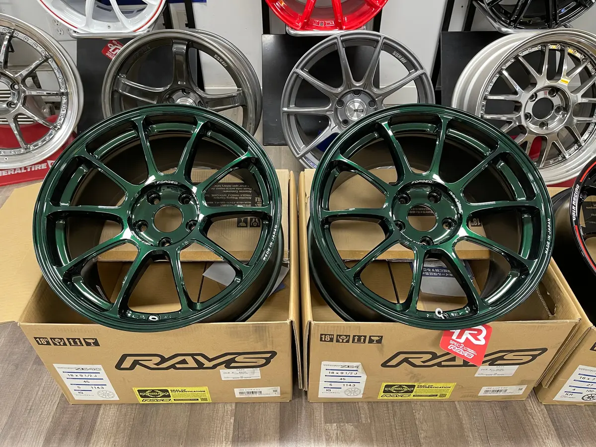 Volk Racing Ze40 18X9.5+45 5X114.3 Racing Green 1