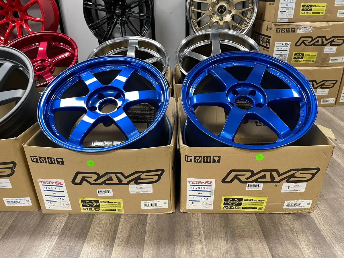Volk Racing Te37sl 18X9.5+40 5X114.3 Hyper Blue 1