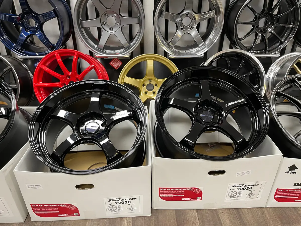 Weds Rn-05M 19X9.5+28 19X10.5+32 5X114.3 Gloss Black 1