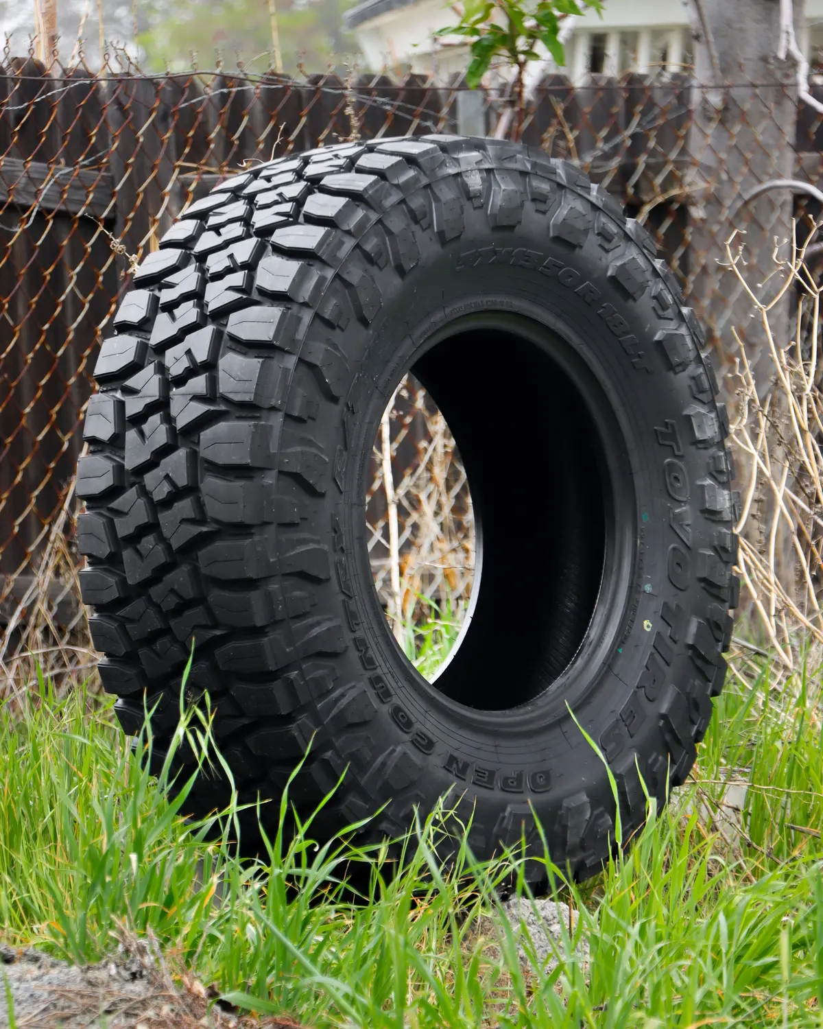 Toyo Open Country R/T Pro – Hybrid Mud Terrain Tire For Trucks, Jeeps & Suvs 1