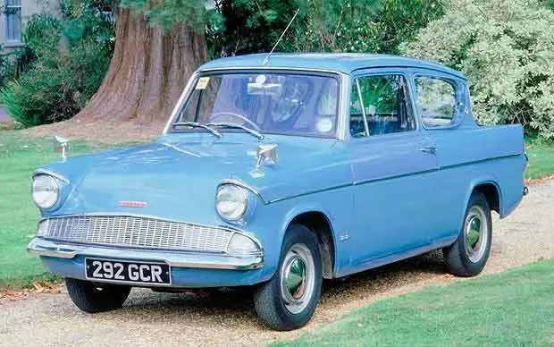 Ford Anglia 105E Laminated Windscreen 1