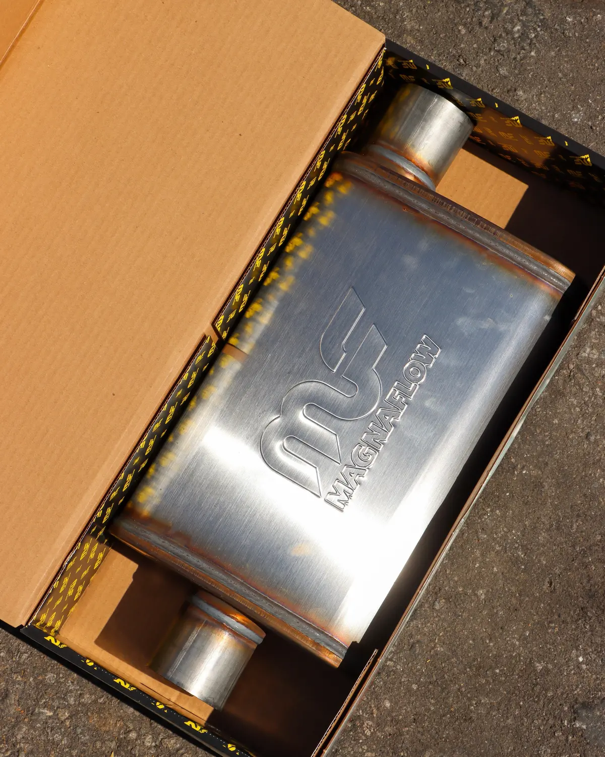 Magnaflow Oval Straight-Through Performance Exhaust Muffler | Deep Tone & Power 1